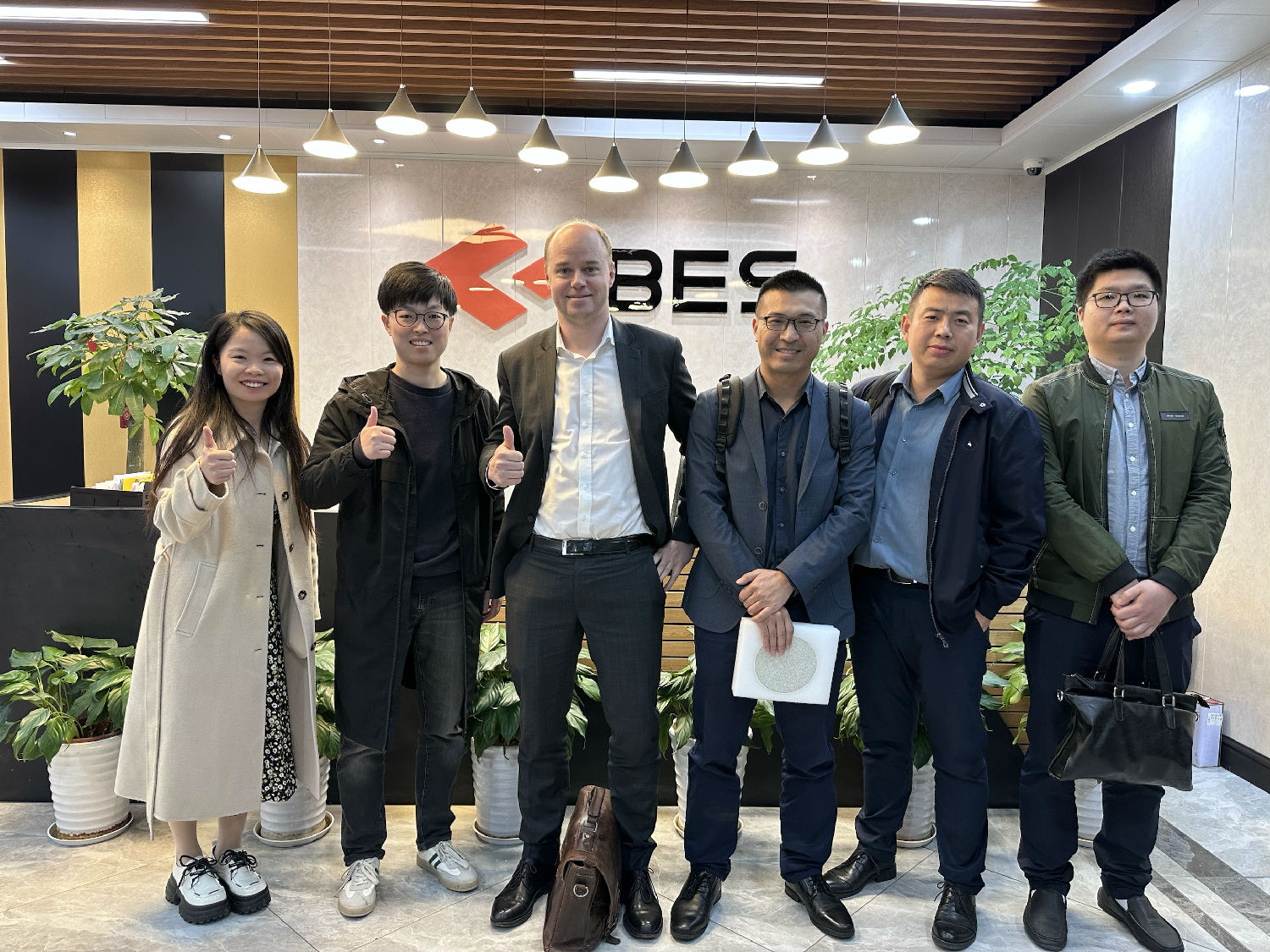 國(guó)外客戶來(lái)訪拜石 國(guó)外客戶來(lái)訪拜石